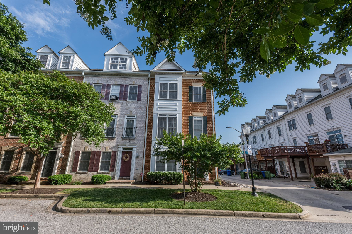 Beautiful Suburban Townhome in Baltimore City