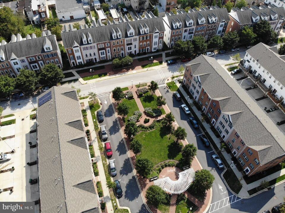 Beautiful Suburban Townhome in Baltimore City - Photo 2
