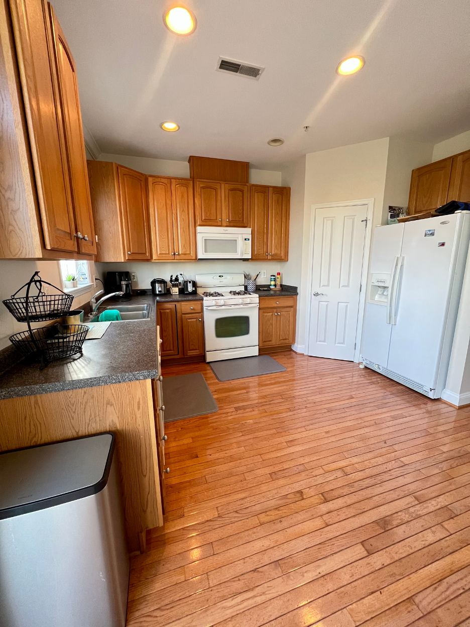 Beautiful Suburban Townhome in Baltimore City - Photo 3