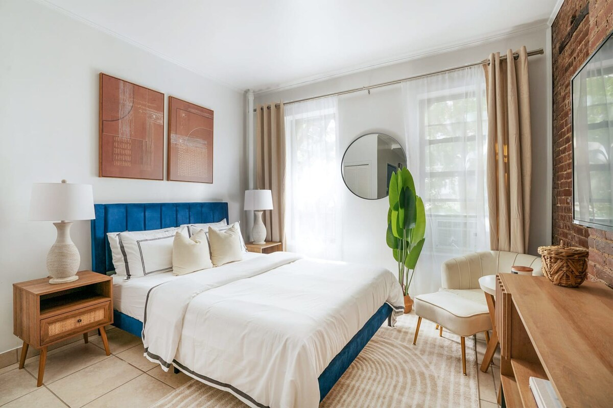 Gorgeous Upper East Side Studio (819698)