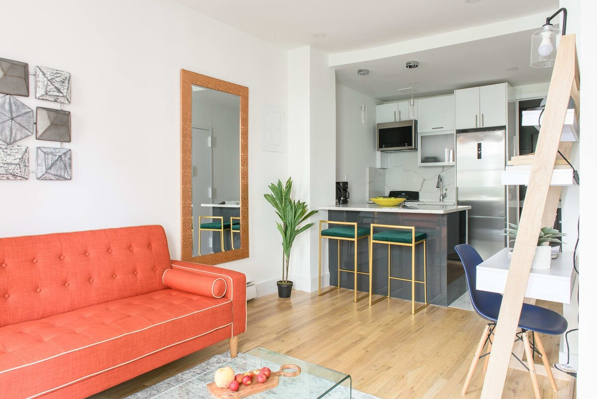 New 1BR PH Duplex W/D Private outdoor (819623)