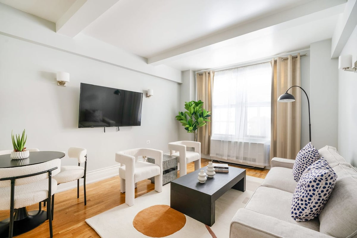 New 2BR/2BATH UWS Doorman Gym (819727)