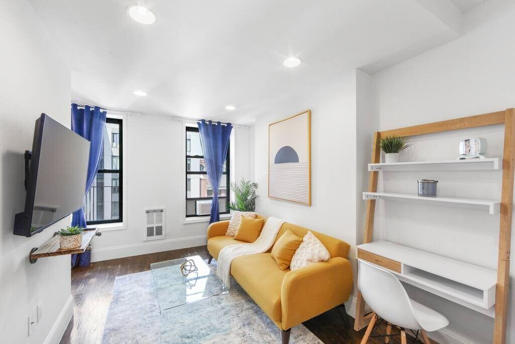Stylish Lower East Side 1BR Apt (819720)