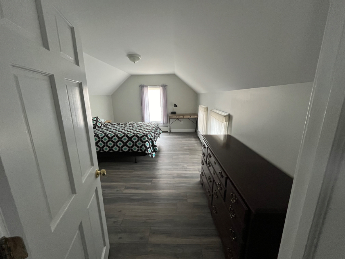 Five bedroom home - Photo 3