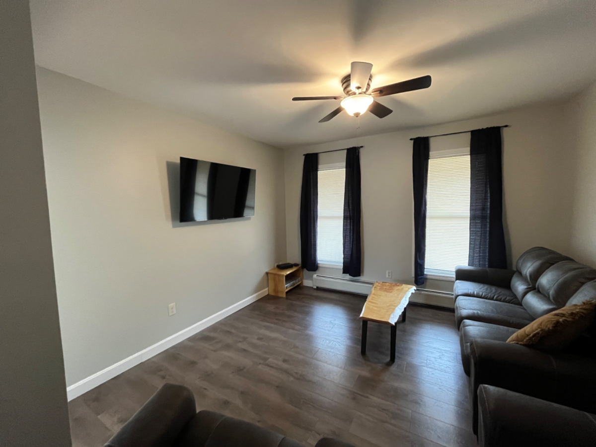 Five bedroom home - Photo 7