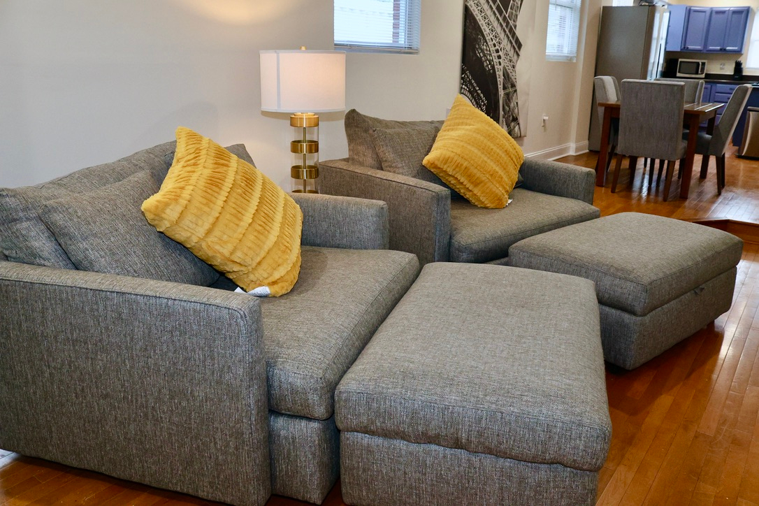 Luxurious, Large Two-Bedroom Apartment near Downtown Washington, DC - Perfect Blend of Modernity and - Photo 4