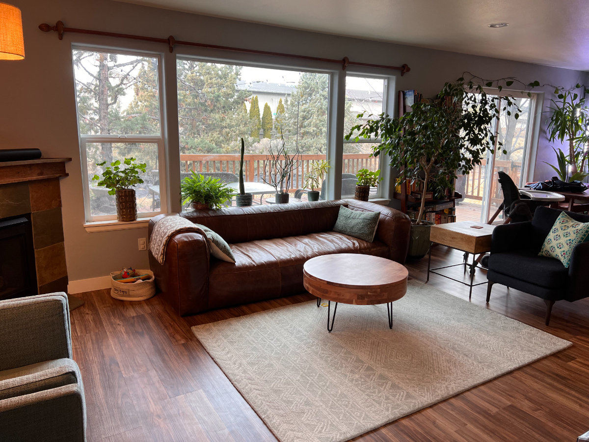 3 Bedroom Bend Home with Sauna, Deck, and Modern Amenities with Ideal Location - Photo 4