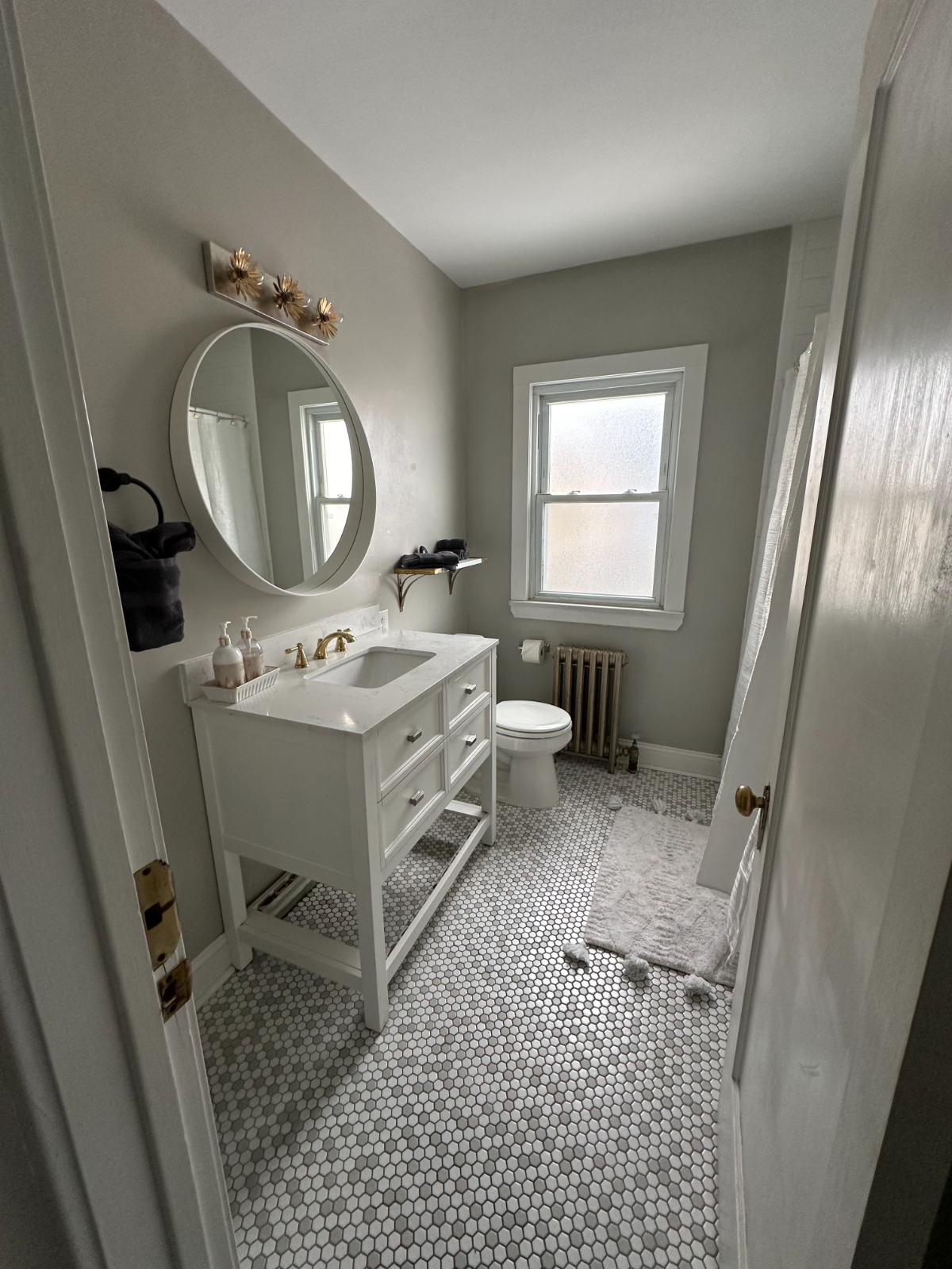 Cozy 3BR Home near Delaware Park & Hertel Ave - Photo 5