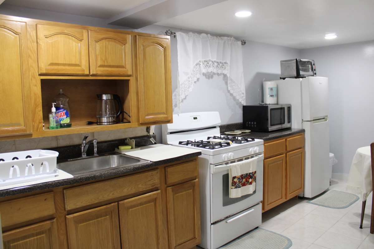 Newly Renovated Studio with Modern Finishes - Photo 3