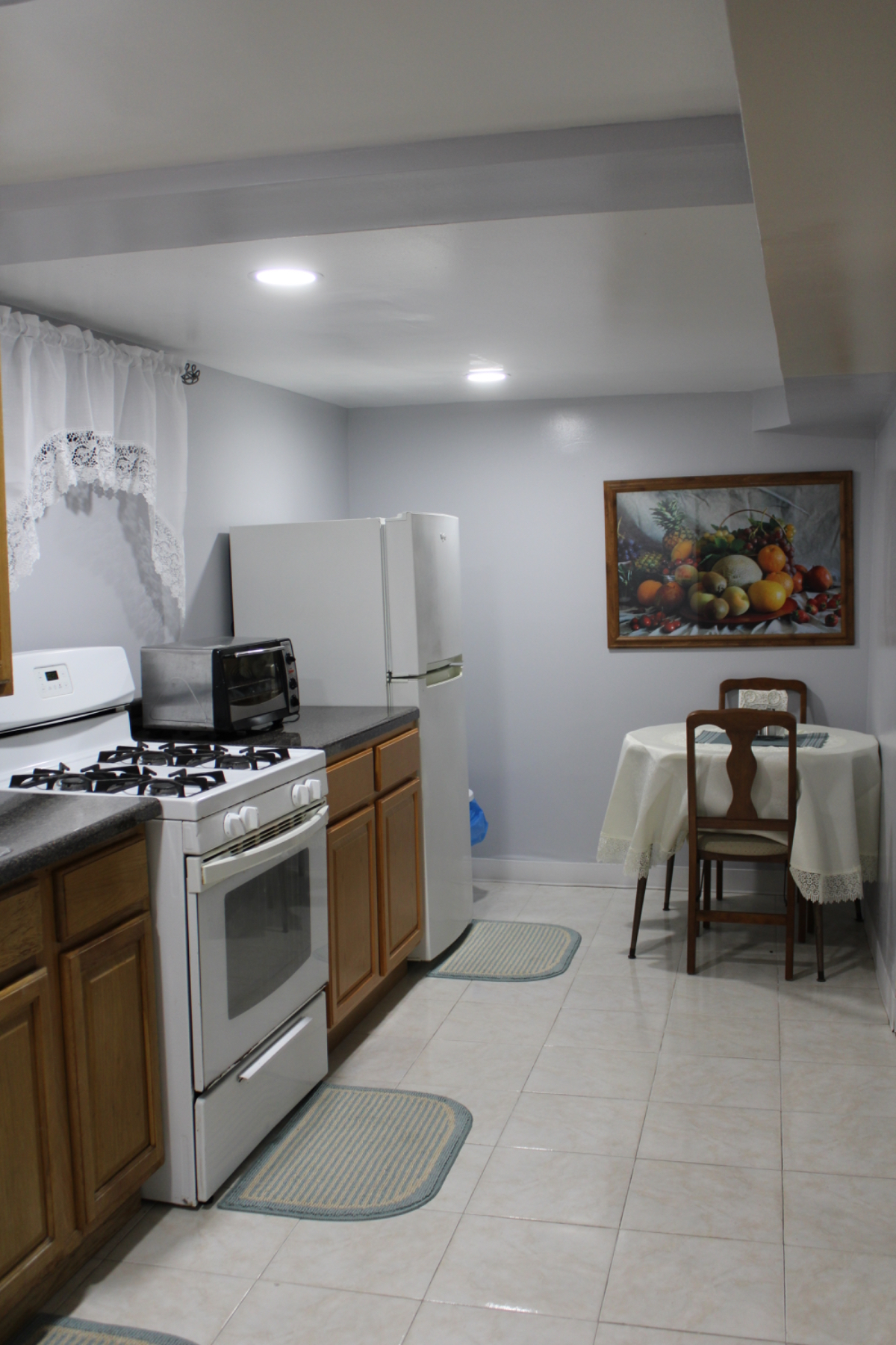 Newly Renovated Studio with Modern Finishes - Photo 6