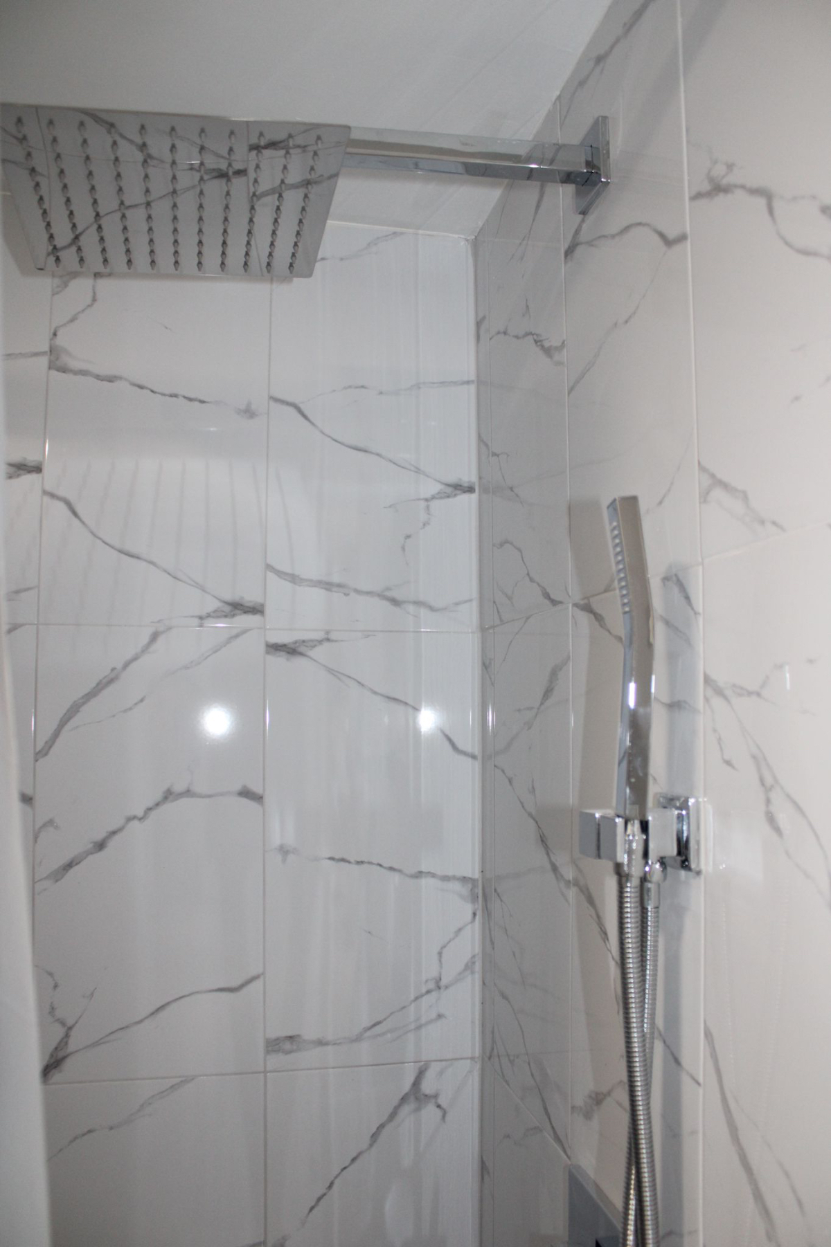 Newly Renovated Studio with Modern Finishes - Photo 10