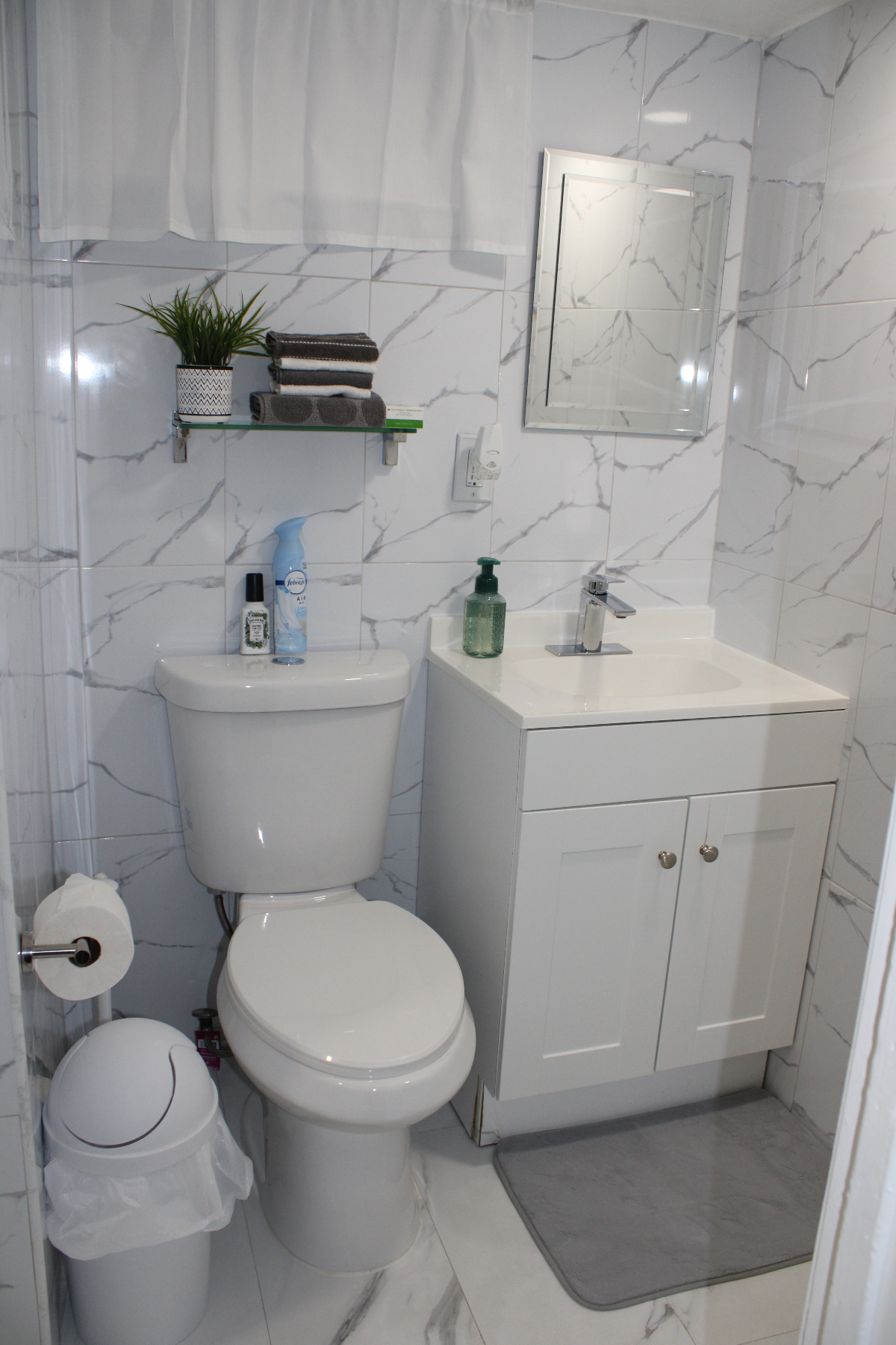 Newly Renovated Studio with Modern Finishes - Photo 8