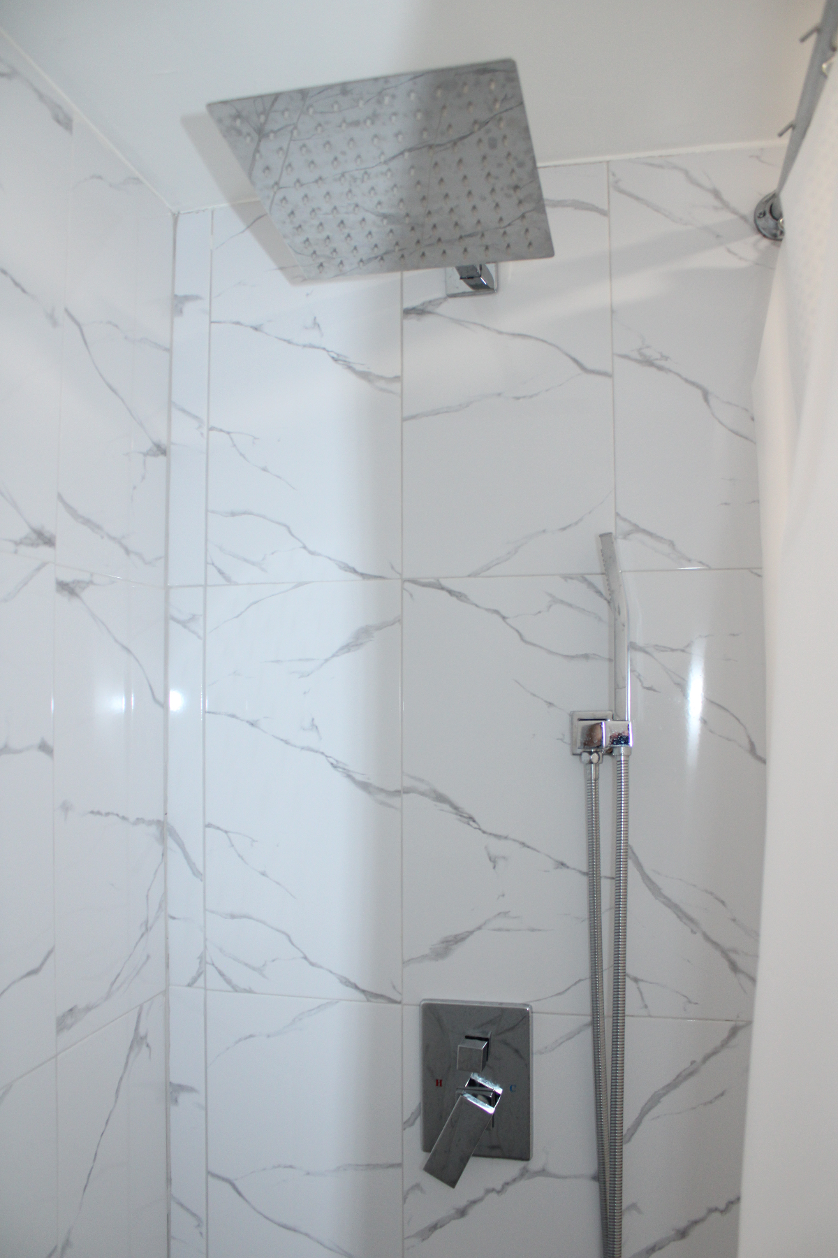 Newly Renovated Studio with Modern Finishes - Photo 11