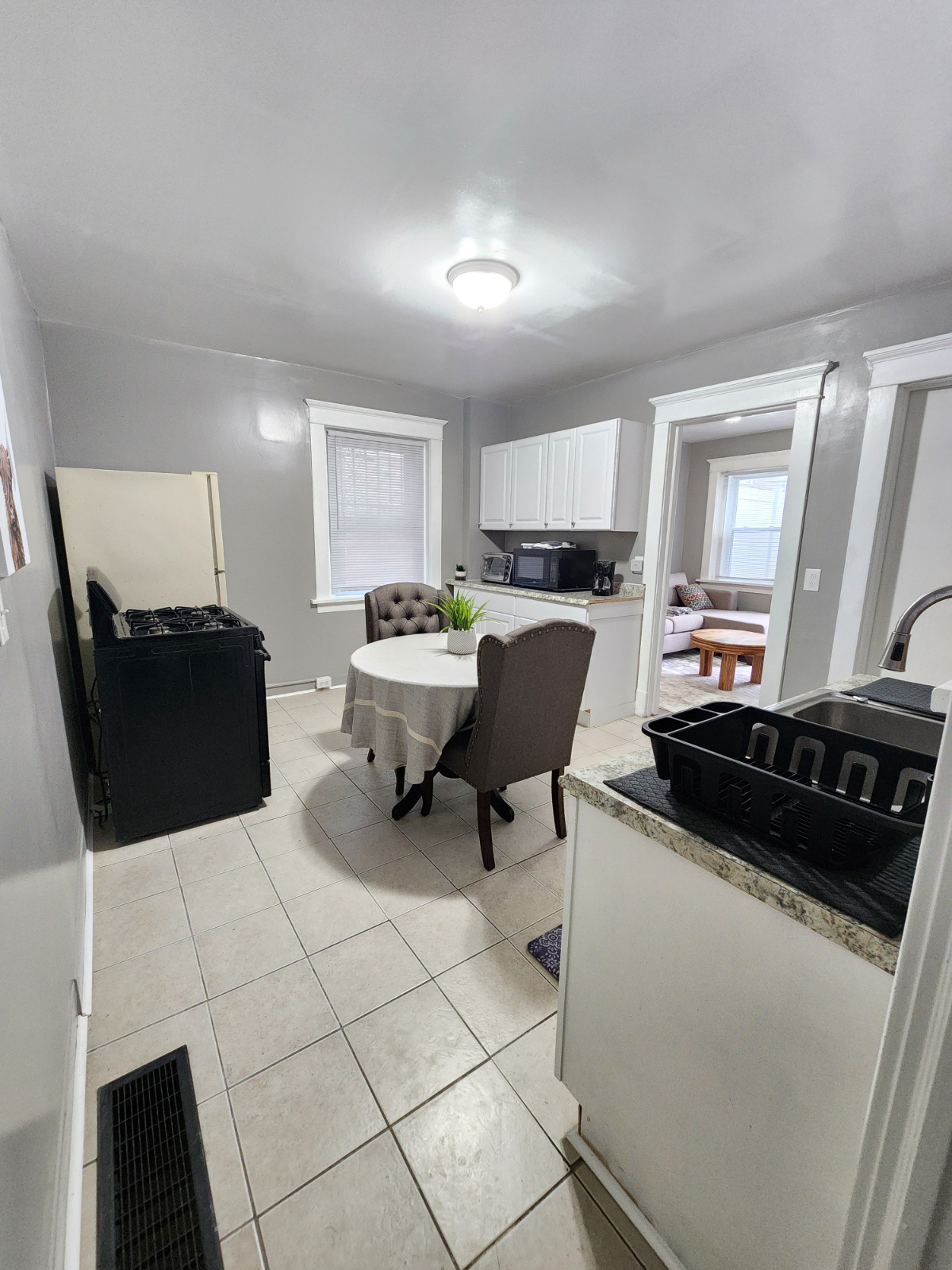 New Great Cozy 1Bed 1 Bath Apt Near hospitals - Photo 5