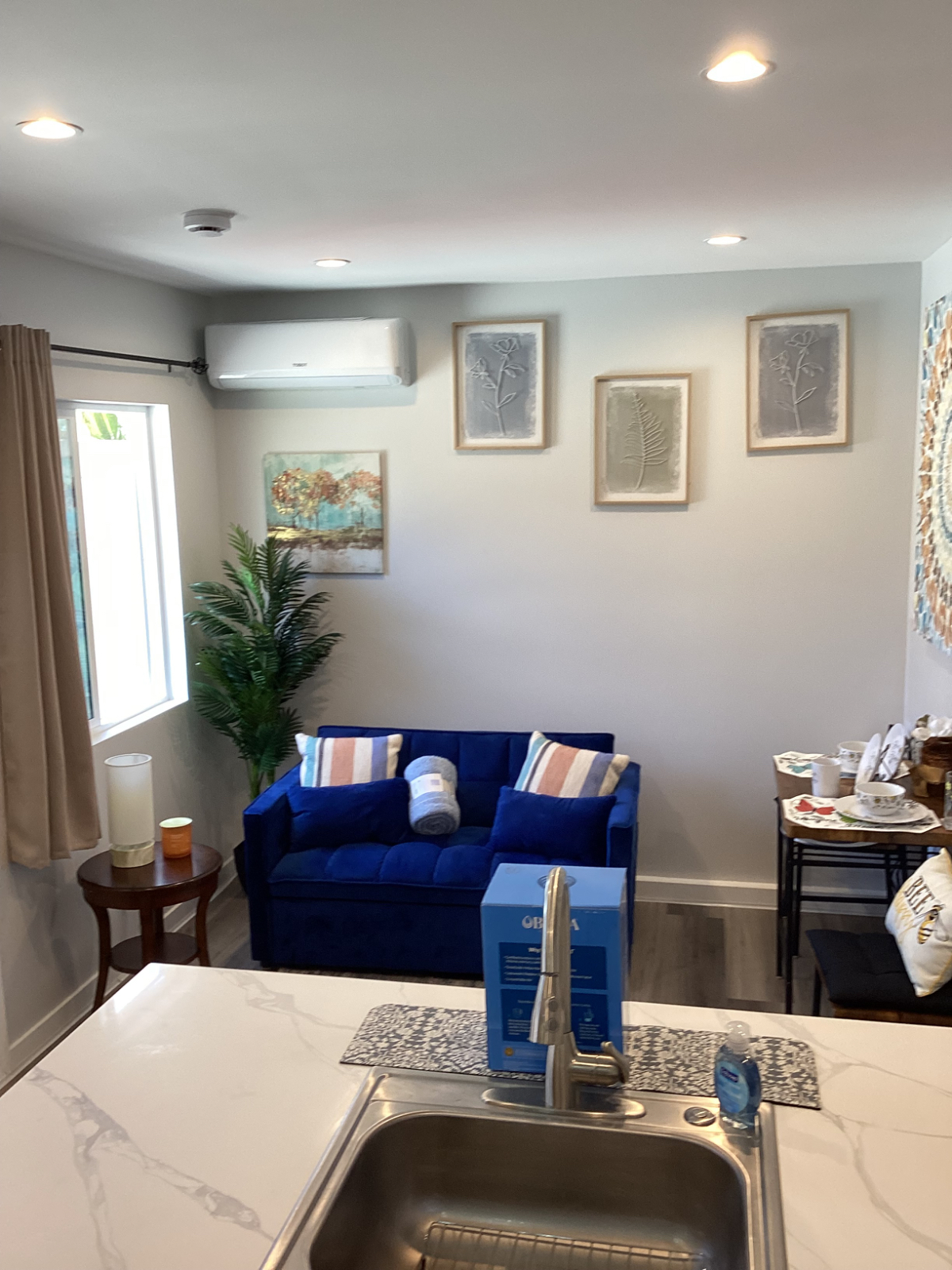 Stunning Los Angeles One-Bedroom Apartment Retreat - Modern, All Amenities with Ideal Location - Photo 3
