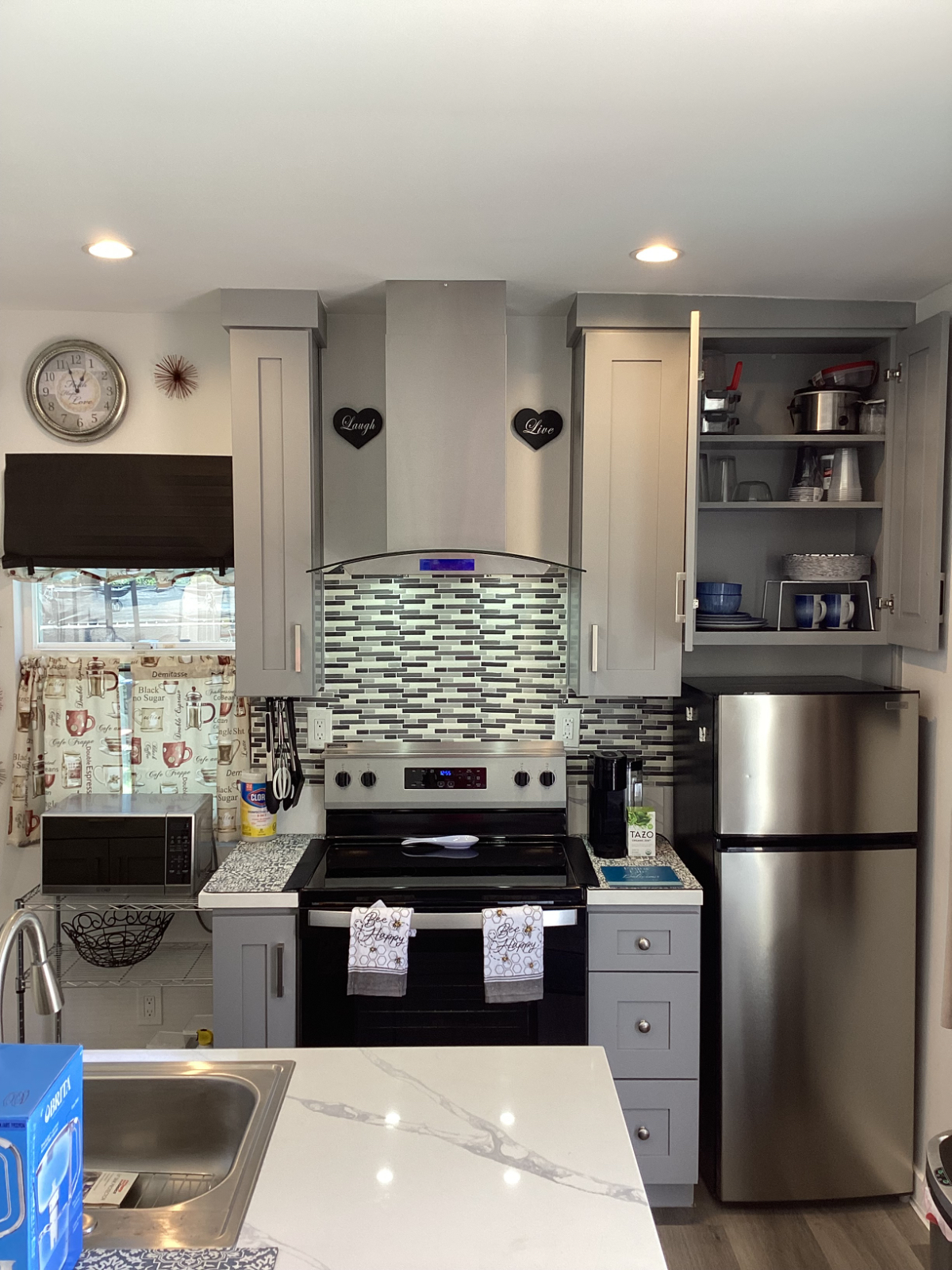 Stunning Los Angeles One-Bedroom Apartment Retreat - Modern, All Amenities with Ideal Location - Photo 6