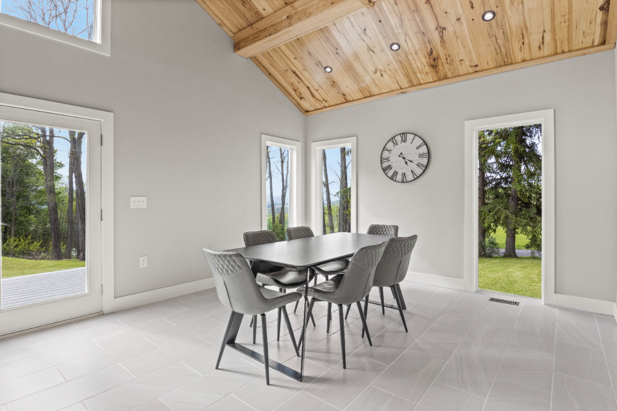 Escape to Tranquility - Rent this Beautiful Three Bedroom House Surrounded by Nature. - Photo 6