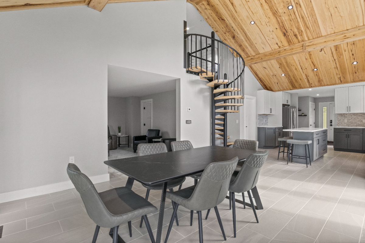 Escape to Tranquility - Rent this Beautiful Three Bedroom House Surrounded by Nature. - Photo 7