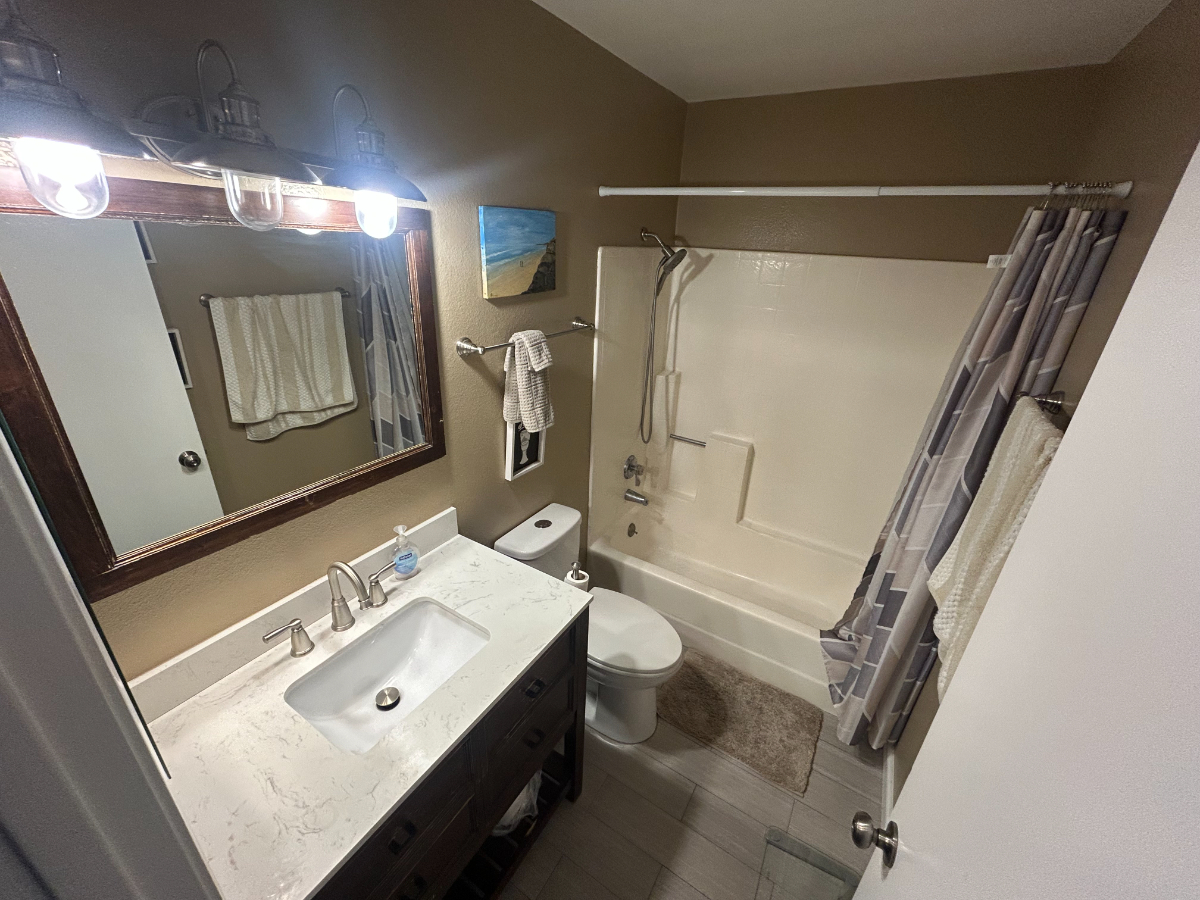 3BD/3BA Fully Furnished Condo | Private Baths + Garage - Photo 4