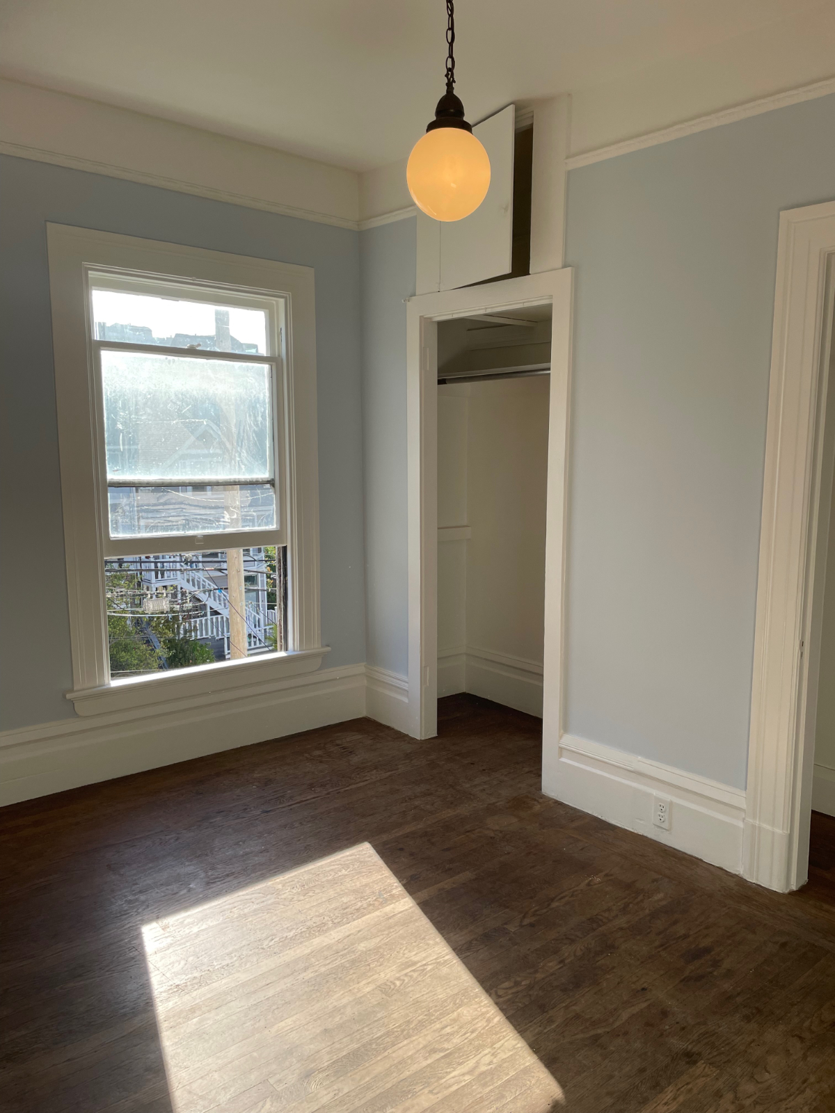 One Room available in lovely Noe Valley Victorian with beautiful well-maintained garden - Photo 4