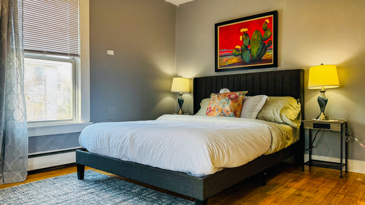 Modern 2BR Near Wesleyan - Ideal for Professionals