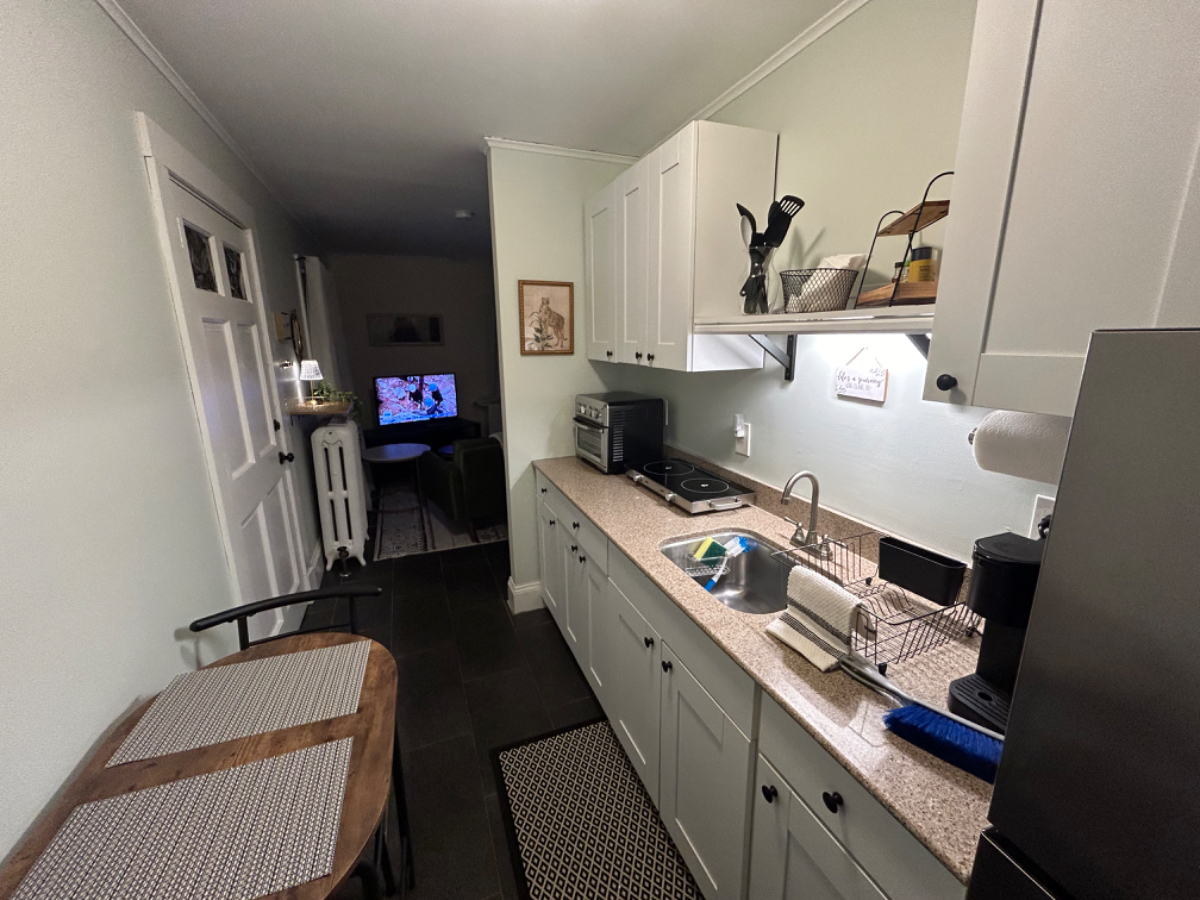 Studio by the Bay - Photo 9