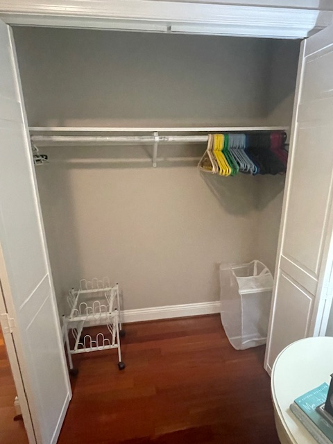 Furnished 2 Bed/ 2 Bath Home on Quiet Street - Photo 11