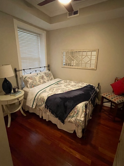 Furnished 2 Bed/ 2 Bath Home on Quiet Street - Photo 9
