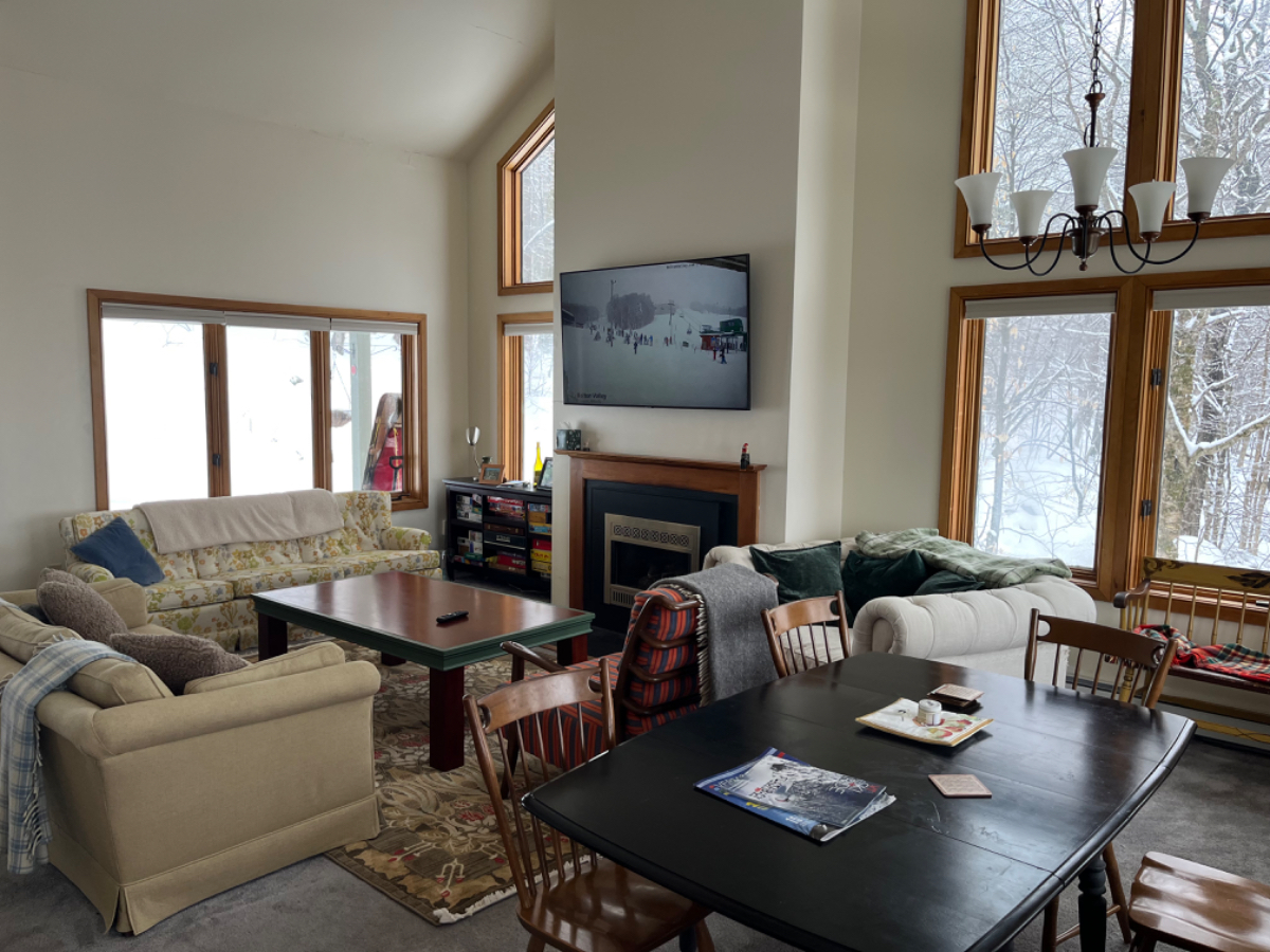 beautiful mountain condo with stunning views and perfect location - Photo 6