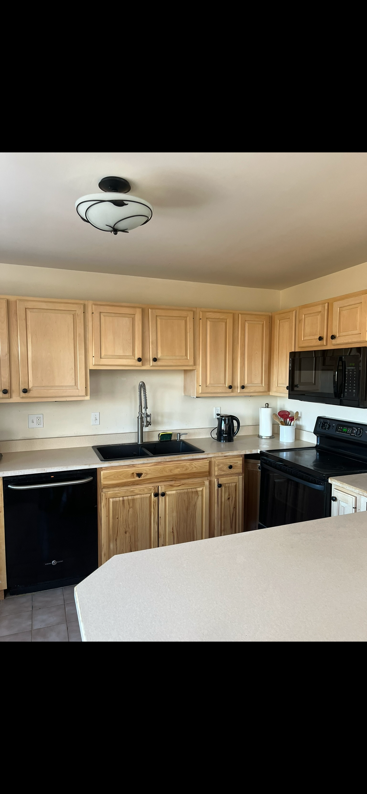 beautiful mountain condo with stunning views and perfect location - Photo 8