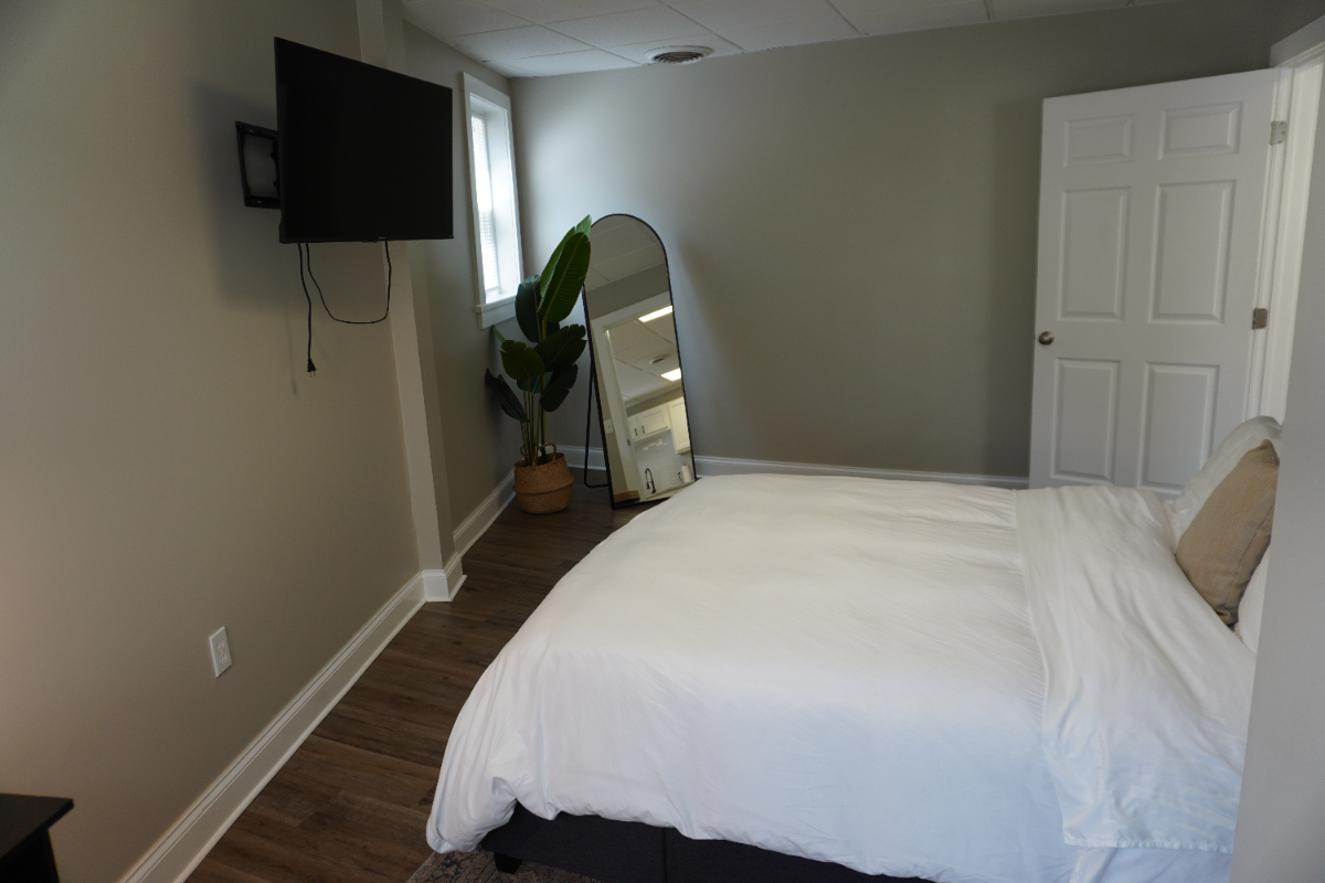 Cozy and Charming 1 Bedroom Apartment in Prime Location - Photo 7