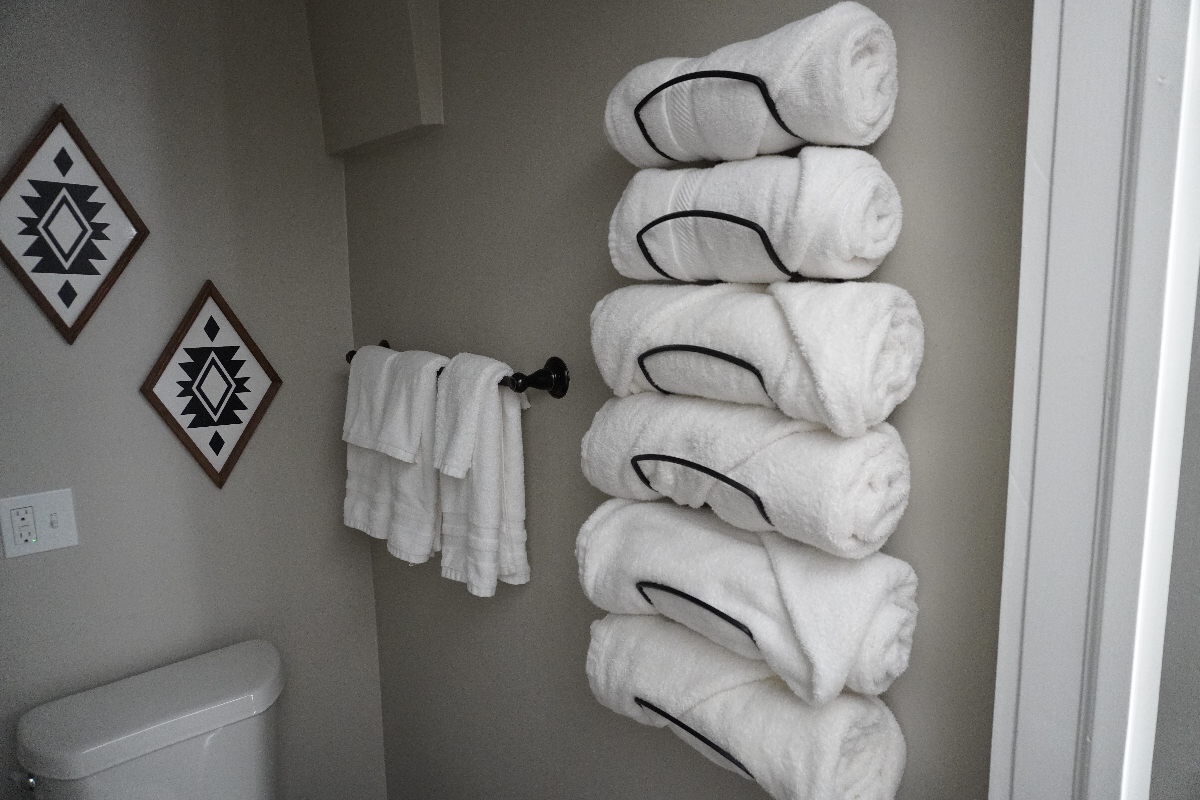 Cozy and Charming 1 Bedroom Apartment in Prime Location - Photo 11