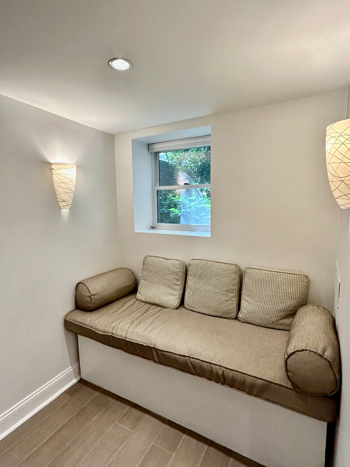 Classic, Modern City Apartment - Photo 3
