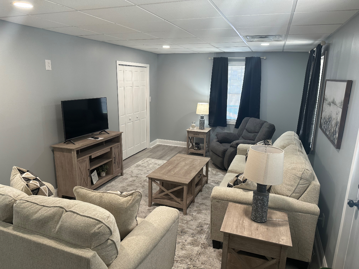 Centennial Executive Suites Apt B - Photo 2