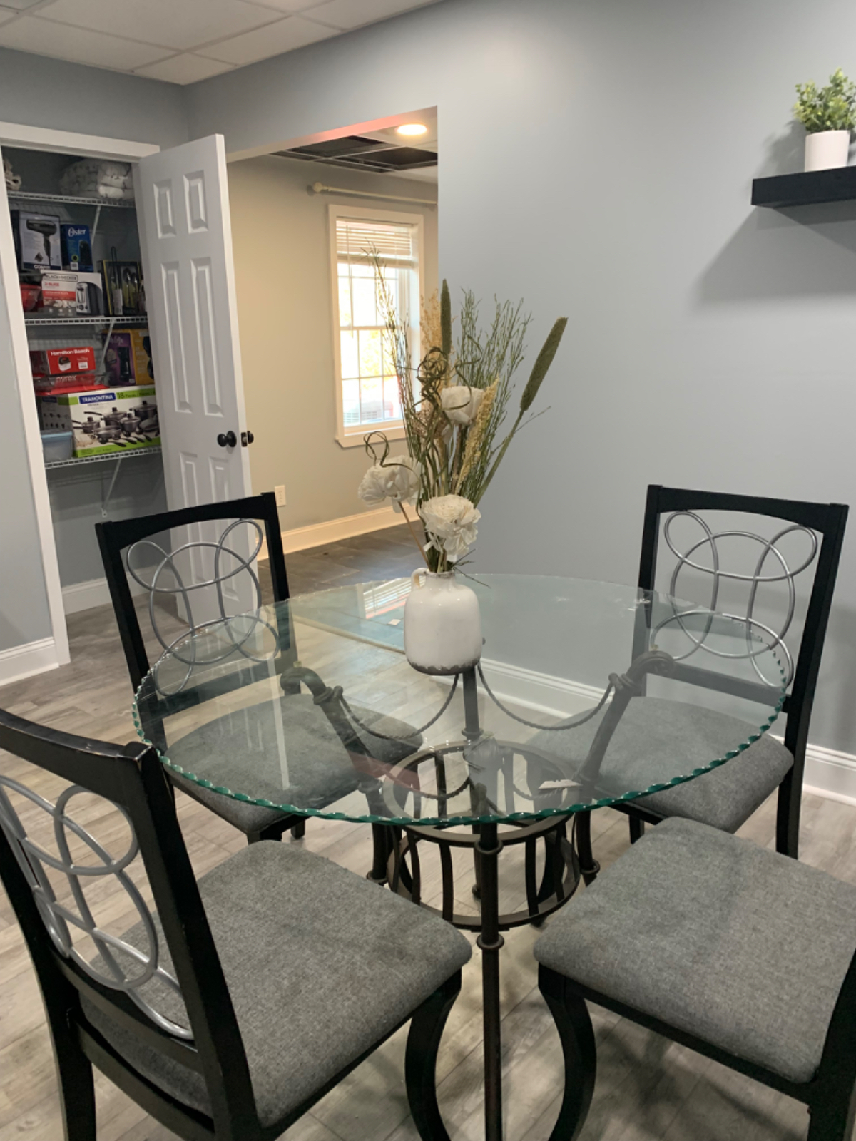 Centennial Executive Suites Apt B - Photo 5