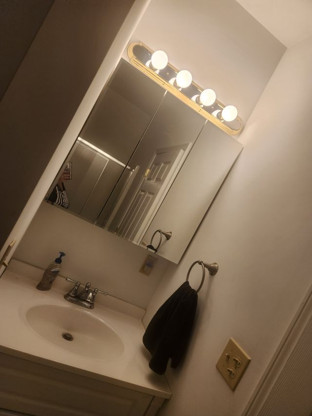 Cozy 1 Bed 1 Bath - Photo 4
