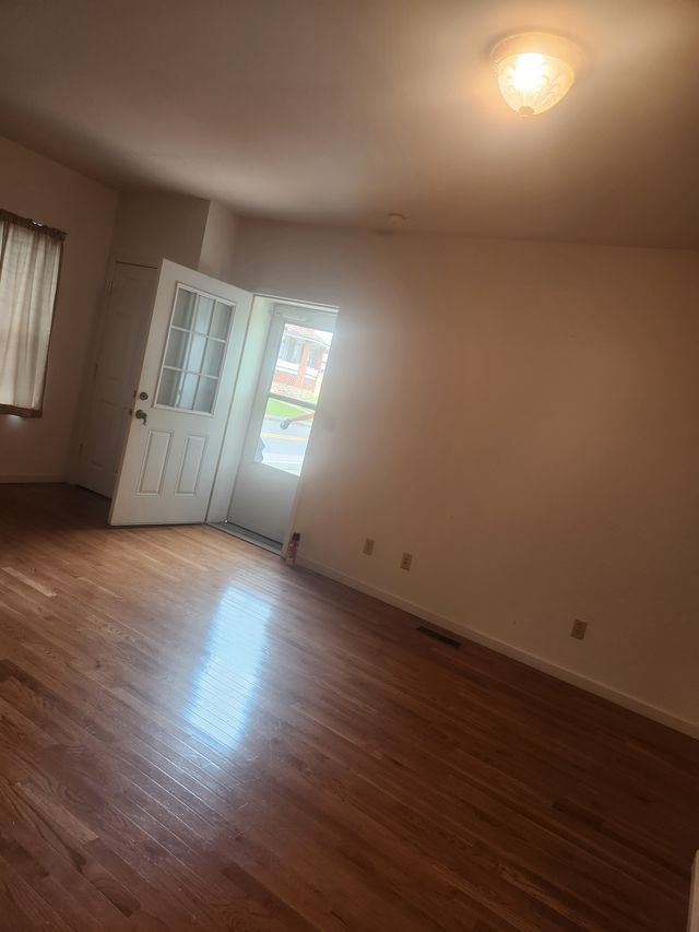 Cozy 1 Bed 1 Bath - Photo 5