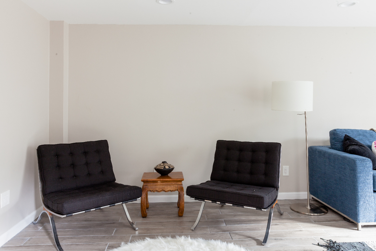 Spacious Garden Apartment w Private Entrance, Bath, and Kitchenette - Photo 3