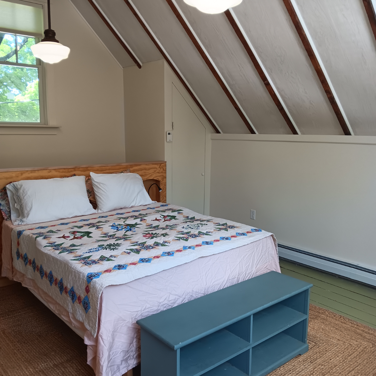 Enchanting Brattleboro Cottage Oasis - Serenity Meets Convenience - Photo 12