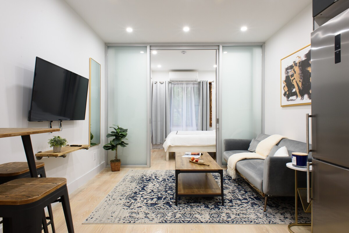 New furnished 1BR WD walk to Central Park (819766)