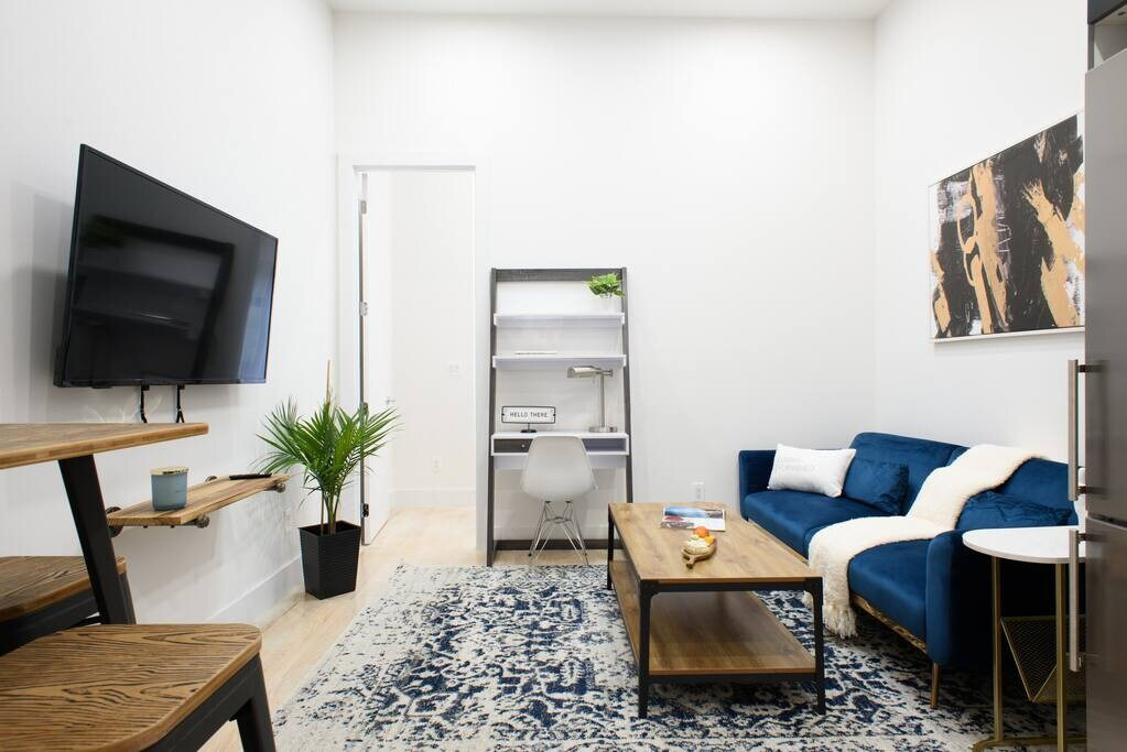 Quality 1br W&D Skylight By Central Park (819773)