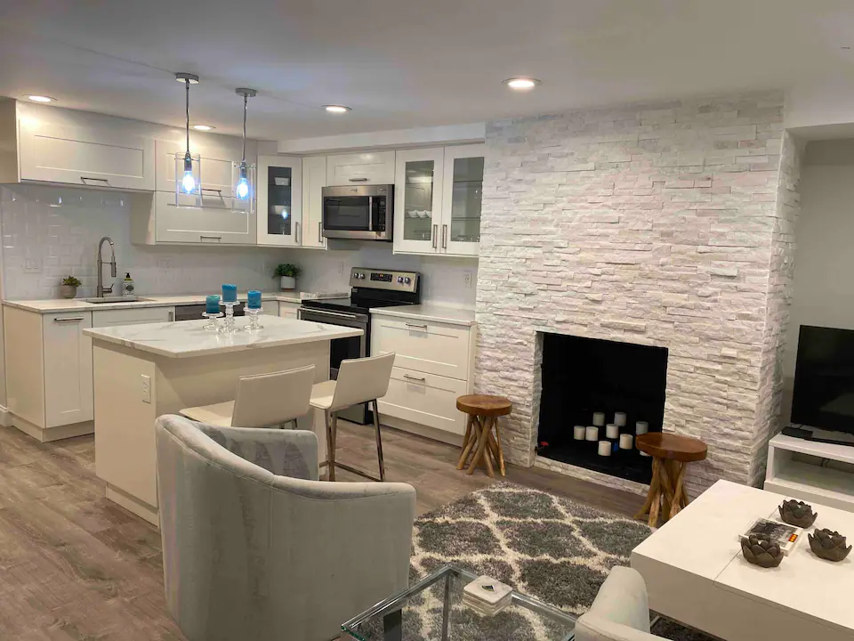 Newly Renovated Historic Capitol Hill Apt Near Metro & Shops - Photo 3
