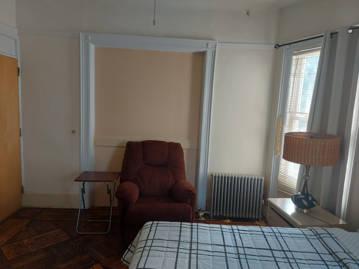 Chrystal Chateau Room Rental - Photo 10