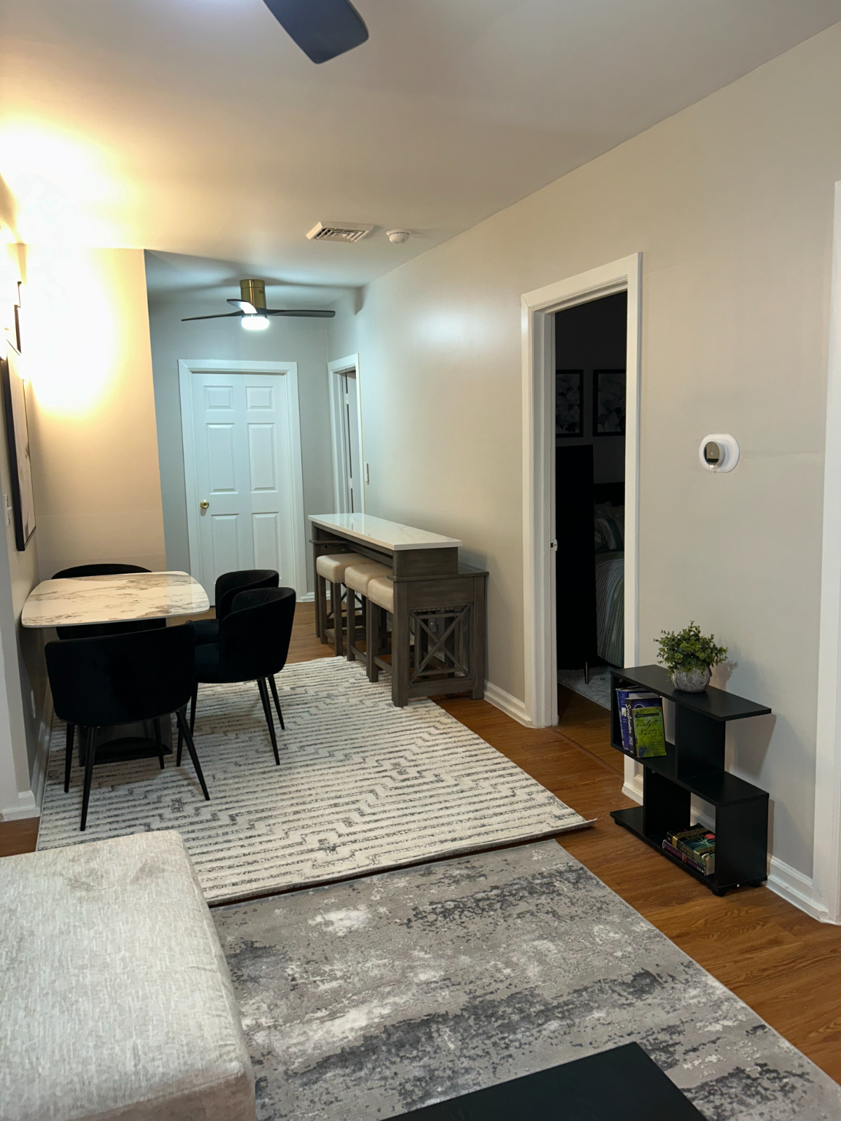 Charming Bedroom For Rent -2A - Photo 10