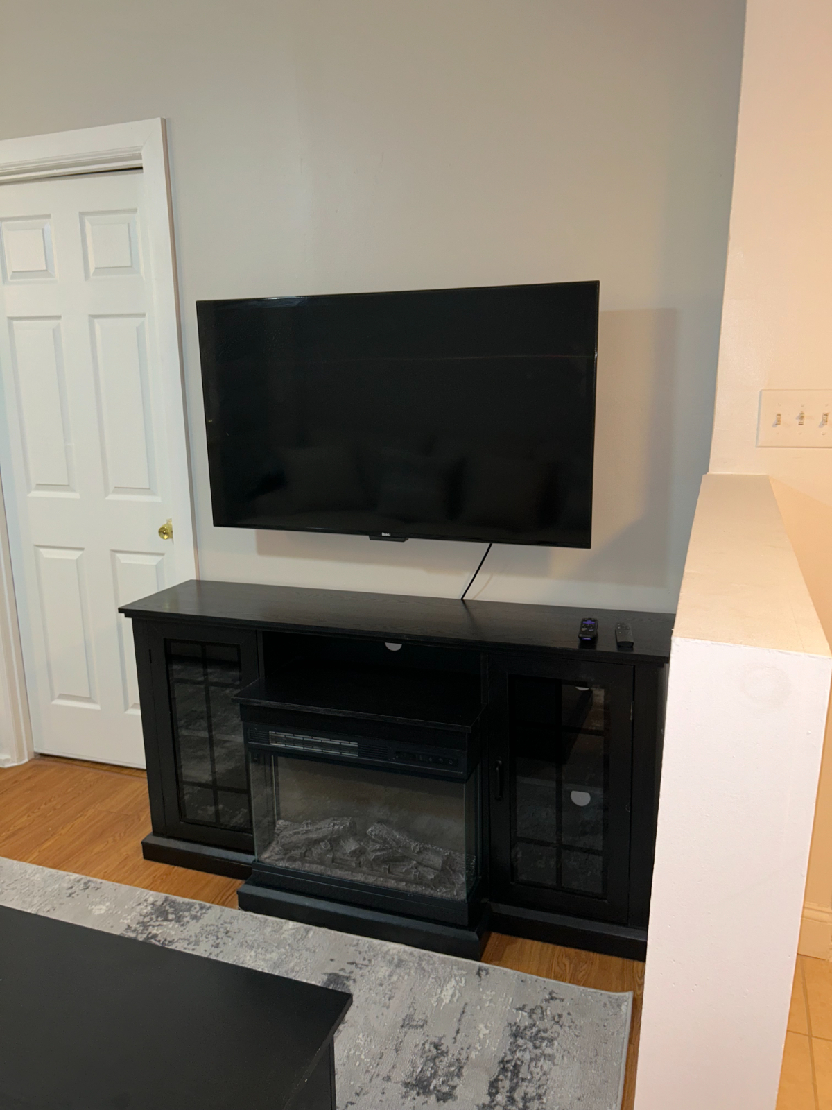 Charming Bedroom For Rent -2A - Photo 8