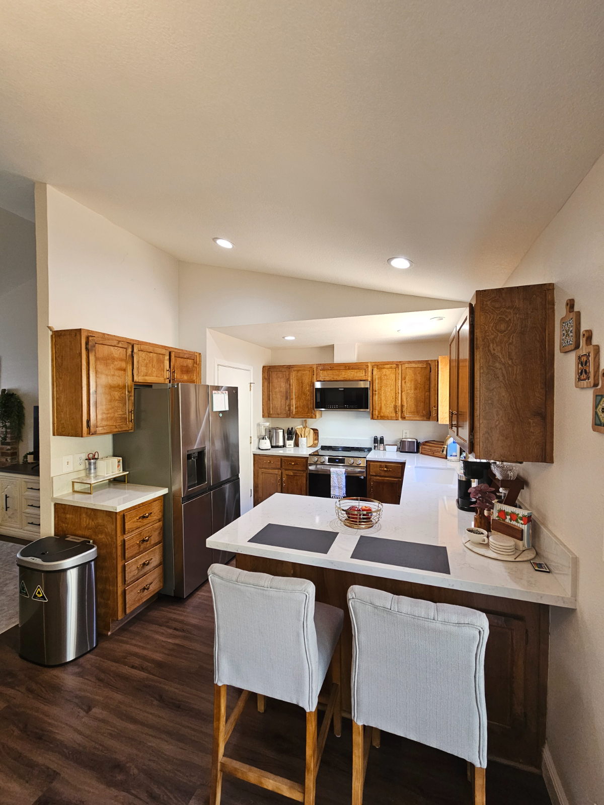 Cozy Northwest Hillside Home - Photo 7