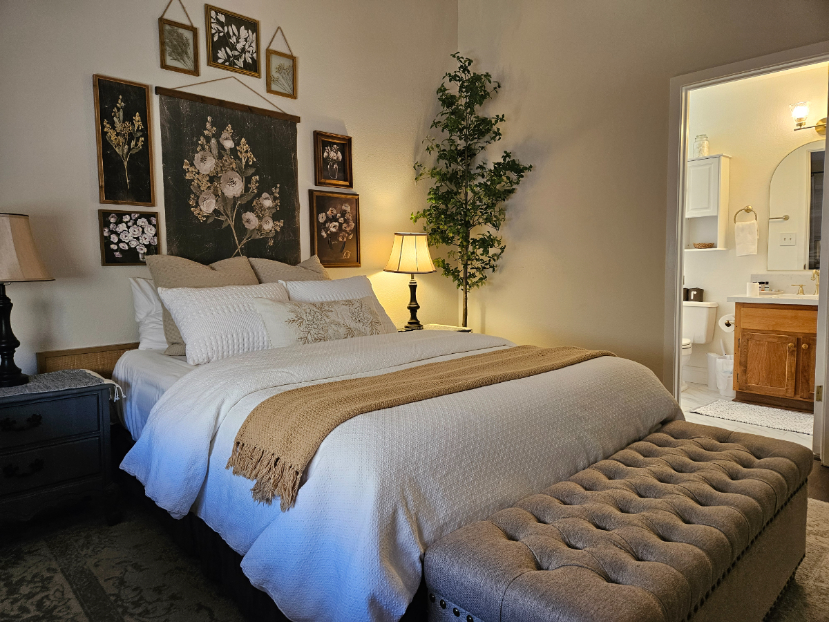 Cozy Northwest Hillside Home - Photo 2