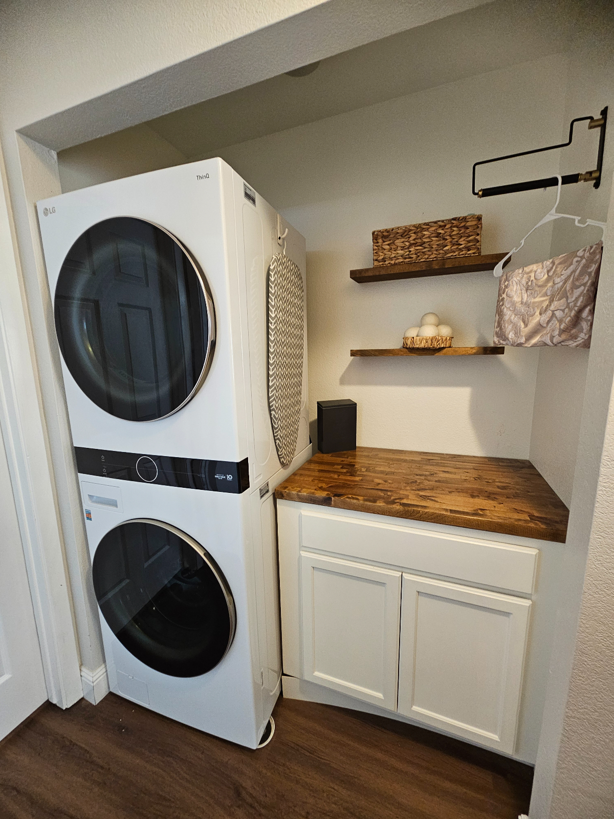 Cozy Northwest Hillside Home - Photo 11
