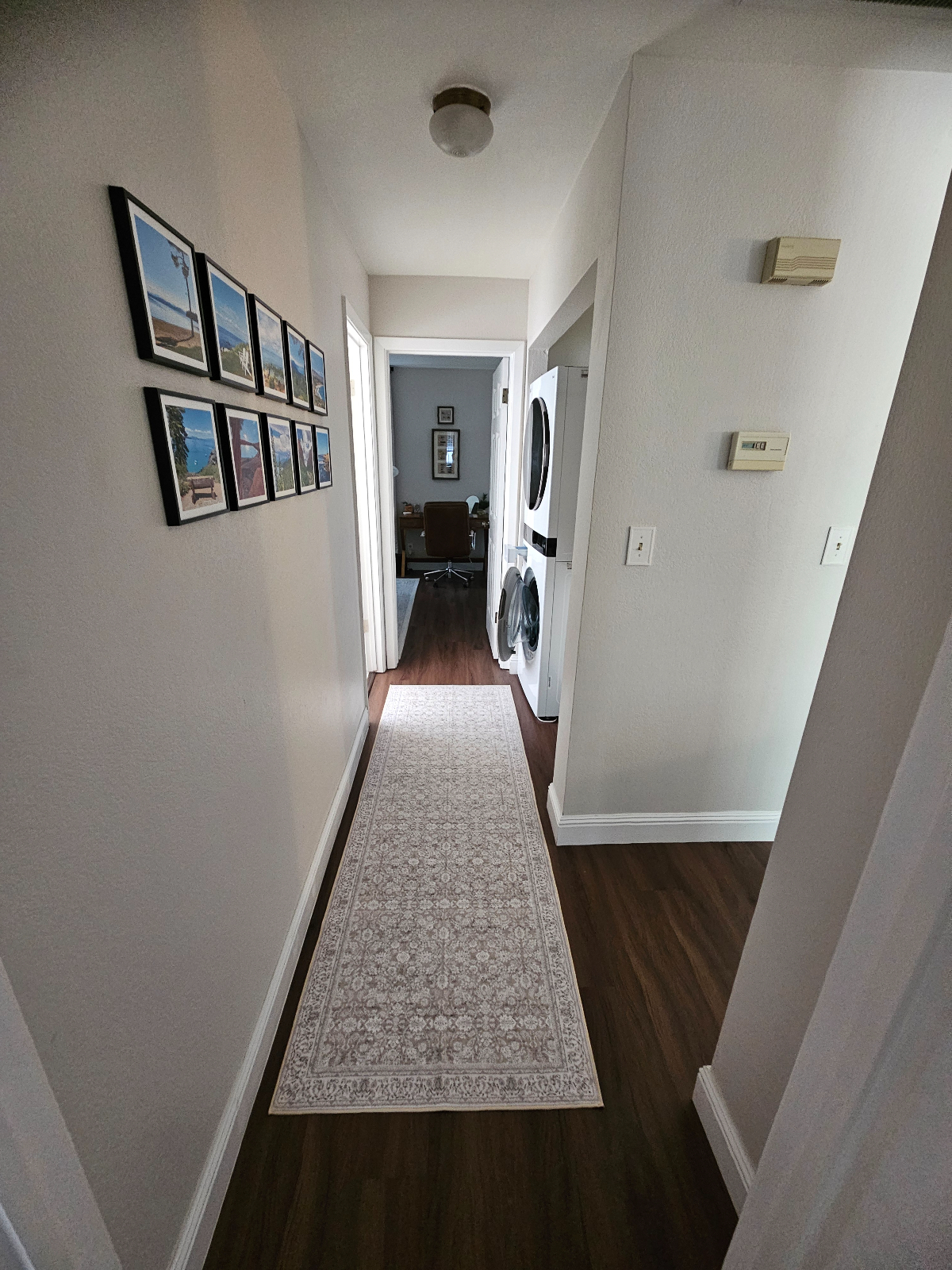 Cozy Northwest Hillside Home - Photo 10