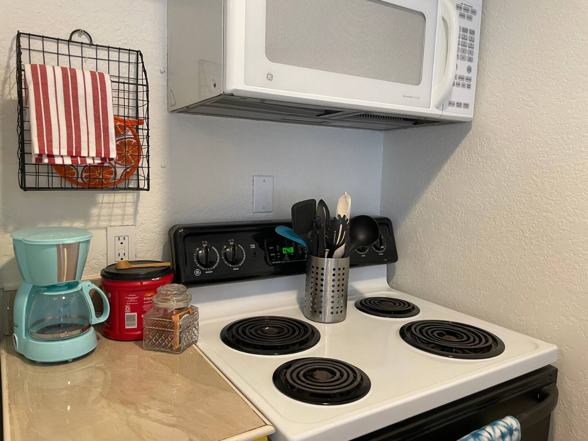 Cozy one bedroom near downtown - Photo 3